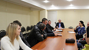 С 25 по 28 ноября в администрации Бутурлиновского городского поселения прошли совещания с юридическими лицами и индивидуальными предпринимателями по вопросу заключения договоров на вывоз мусора